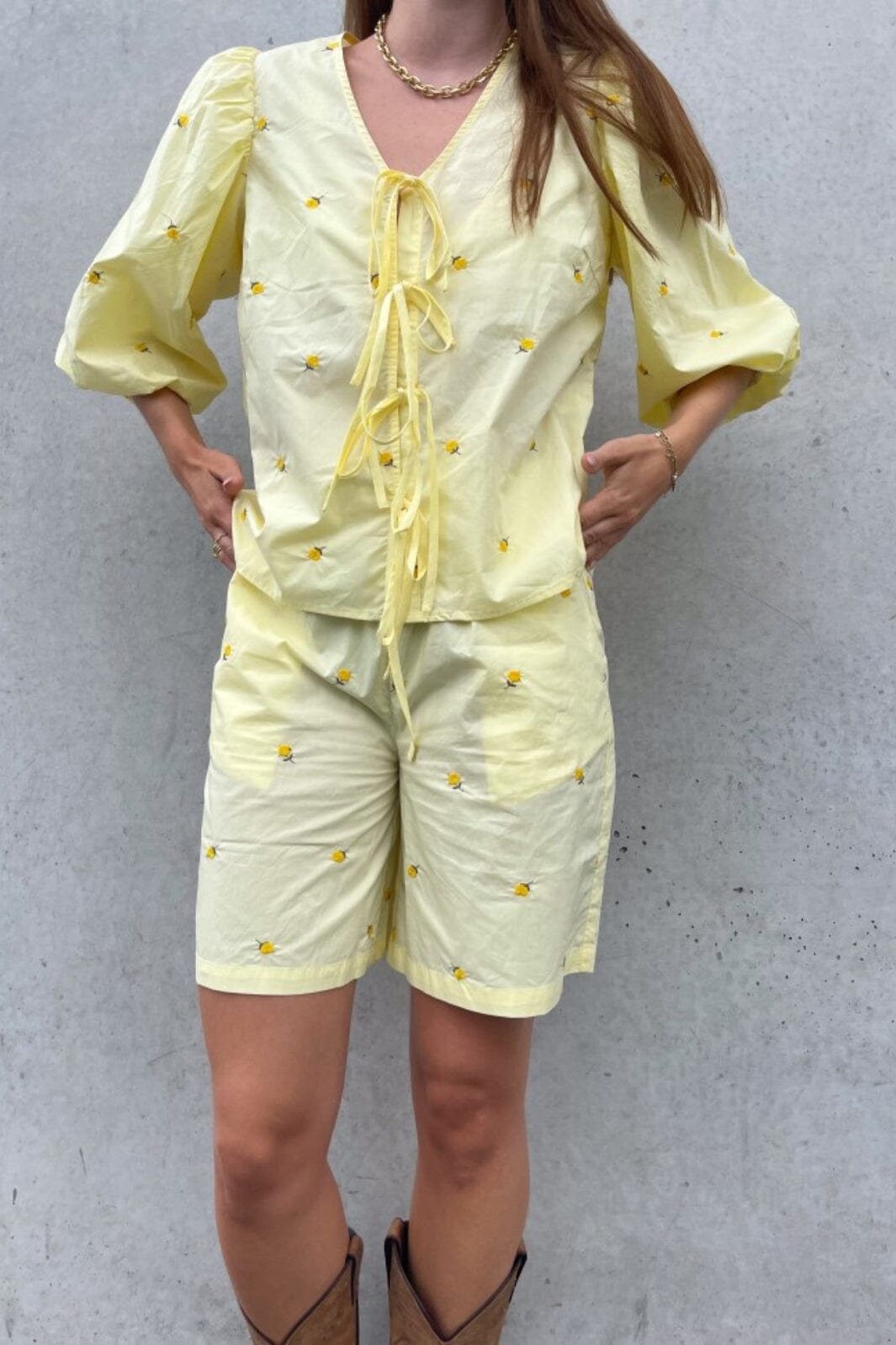 Noella - Asia Shorts - Pale Yellow W/ Flower Shorts 