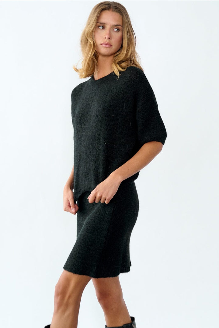 Noella - Mimi Knit Jumper - 004 Black Strikbluser 