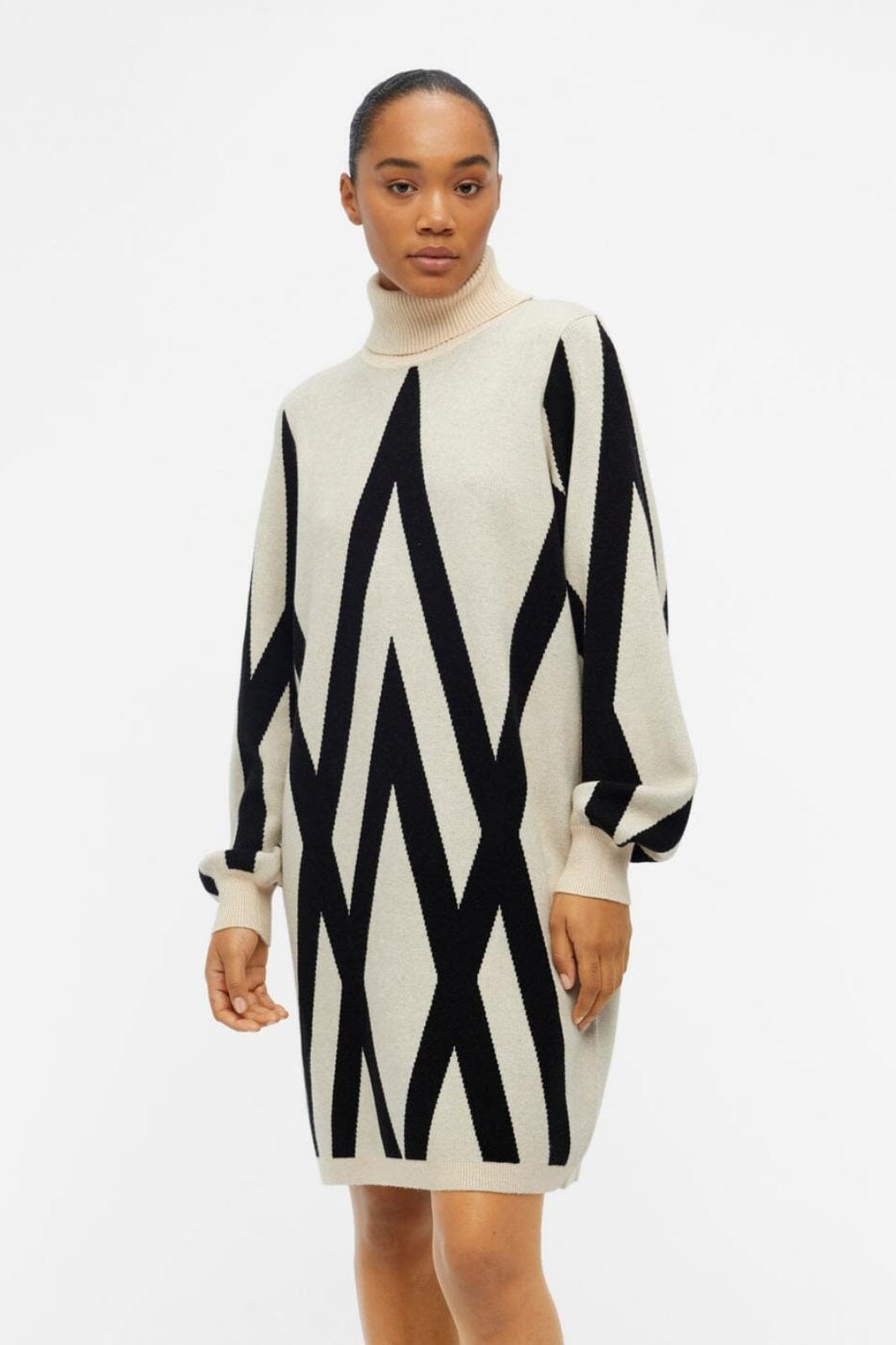 Object - Objray L/S Knit Rollneck Dress - 4415191 Sandshell Black Graphic Kjoler 