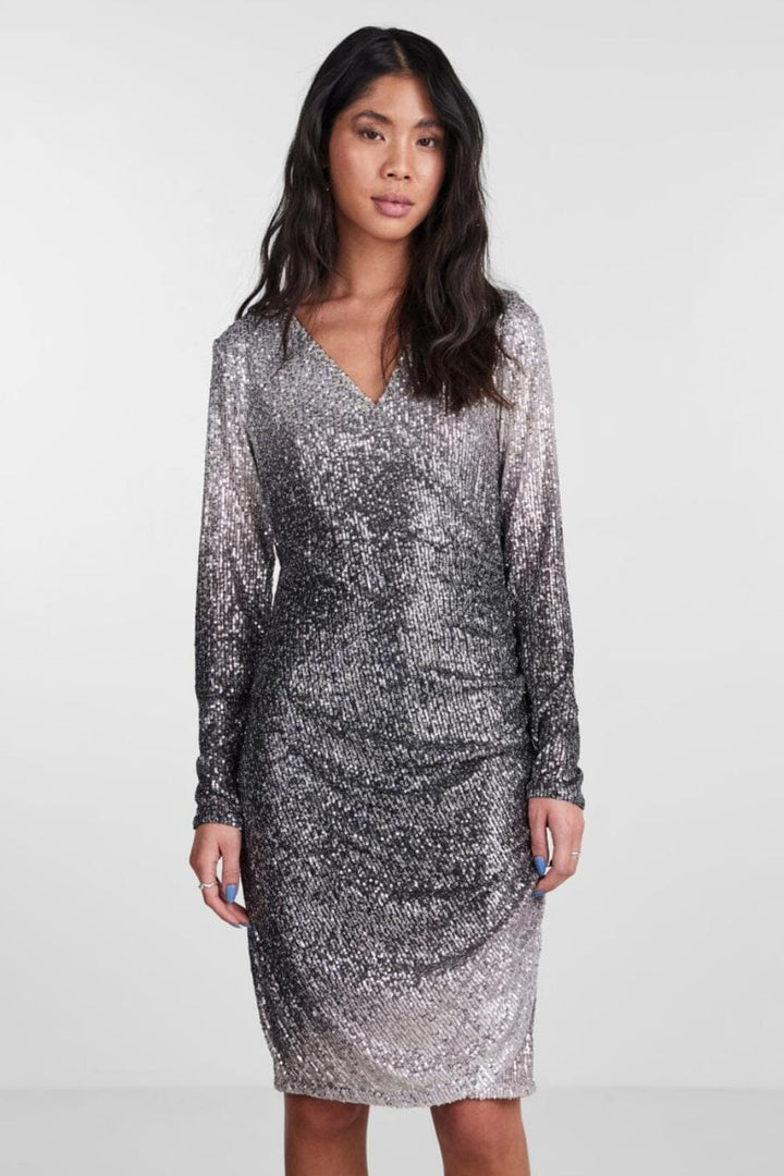 Pieces - Pcdelphia Ls New Wrap Dress - 4351334 Magnet Gradient silver sequins Kjoler 