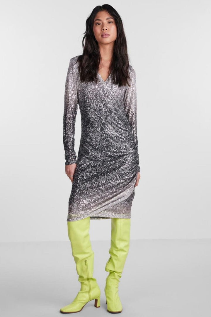 Pieces - Pcdelphia Ls New Wrap Dress - 4351334 Magnet Gradient silver sequins Kjoler 