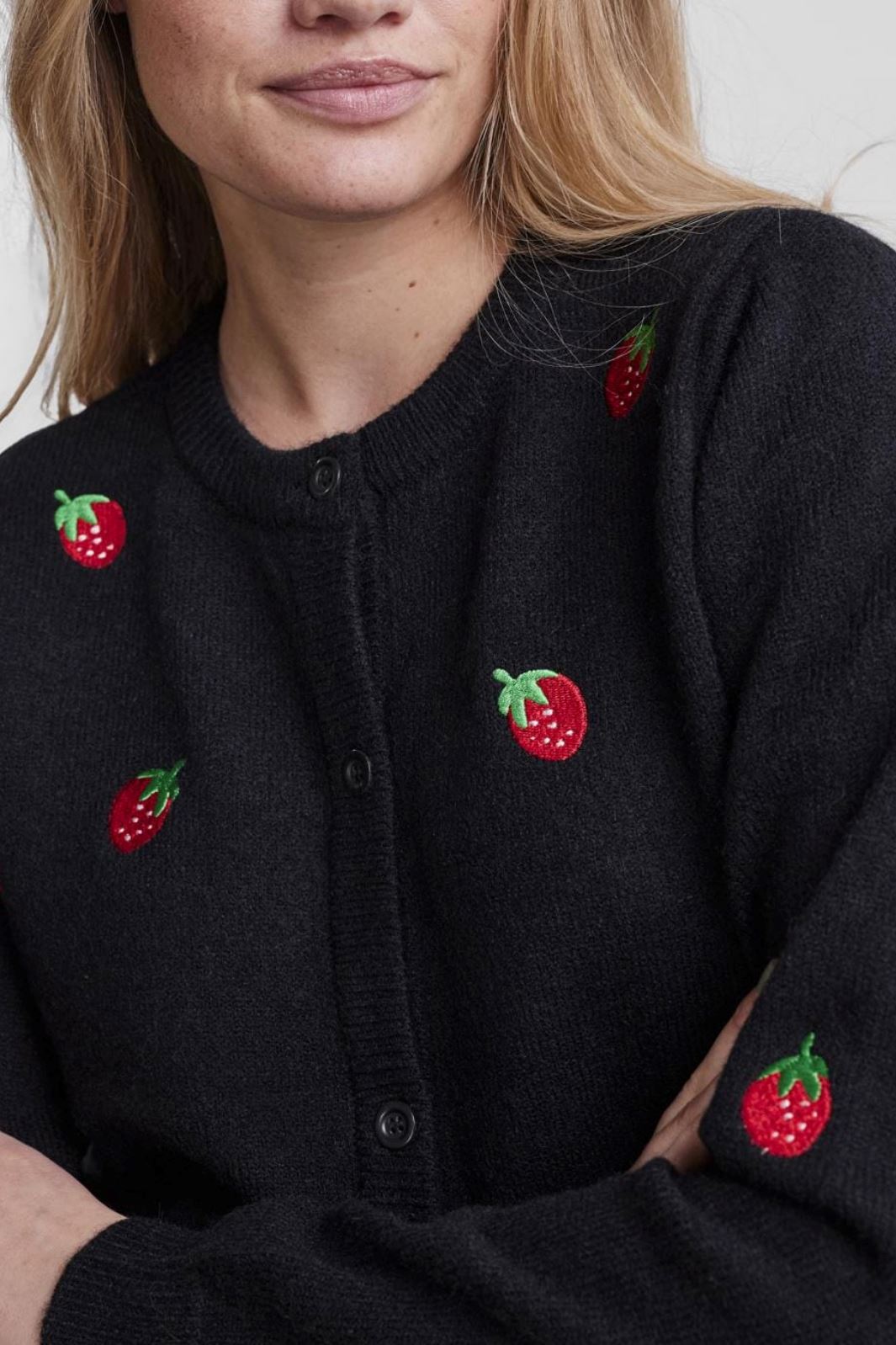 Pieces - Pcfruit Ls Knit Cardigan - 3931134 Black Red Strawberries Cardigans 