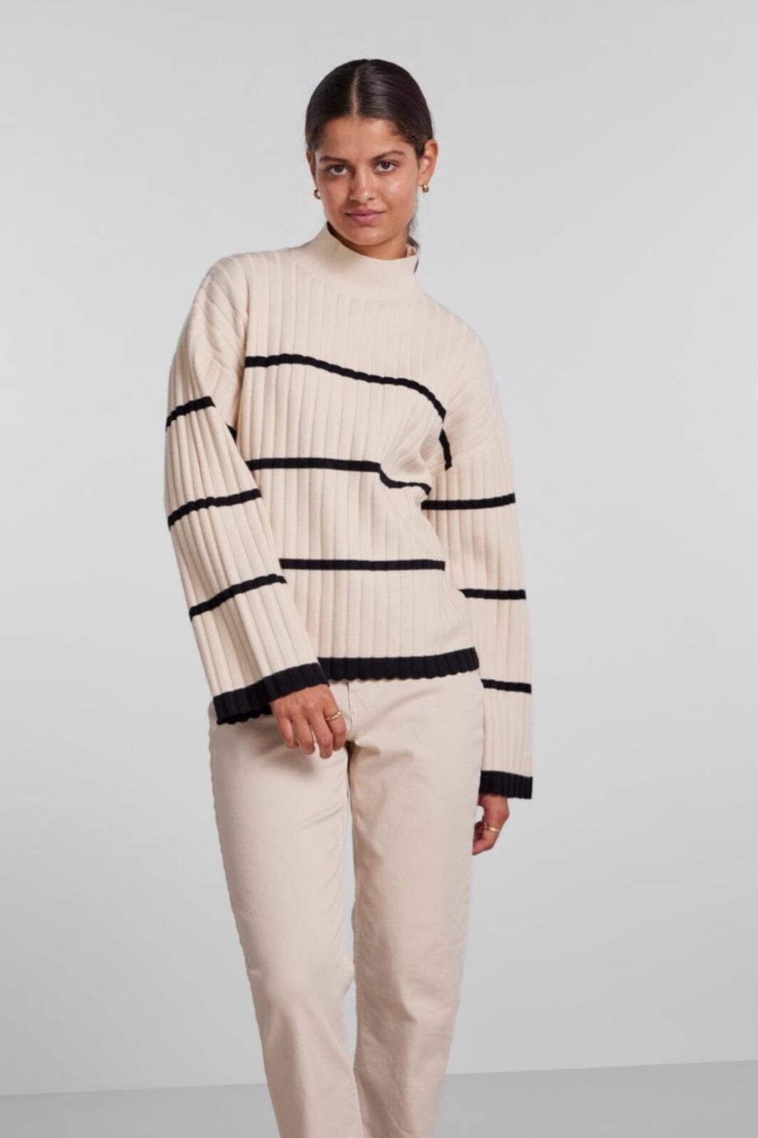 Pieces - Pchilja Ls Knit Dmo - 4111134 Cloud Dancer Black Strikbluser 
