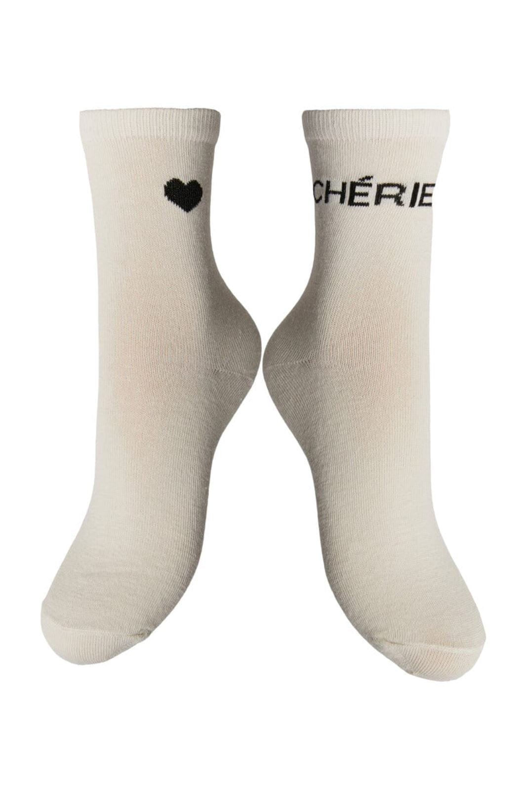 Pieces - Pcmerry Ankle Socks 2-Pack Pa - 4439975 Cloud Dancer - Text Cherie+ Heart Black Strømper 