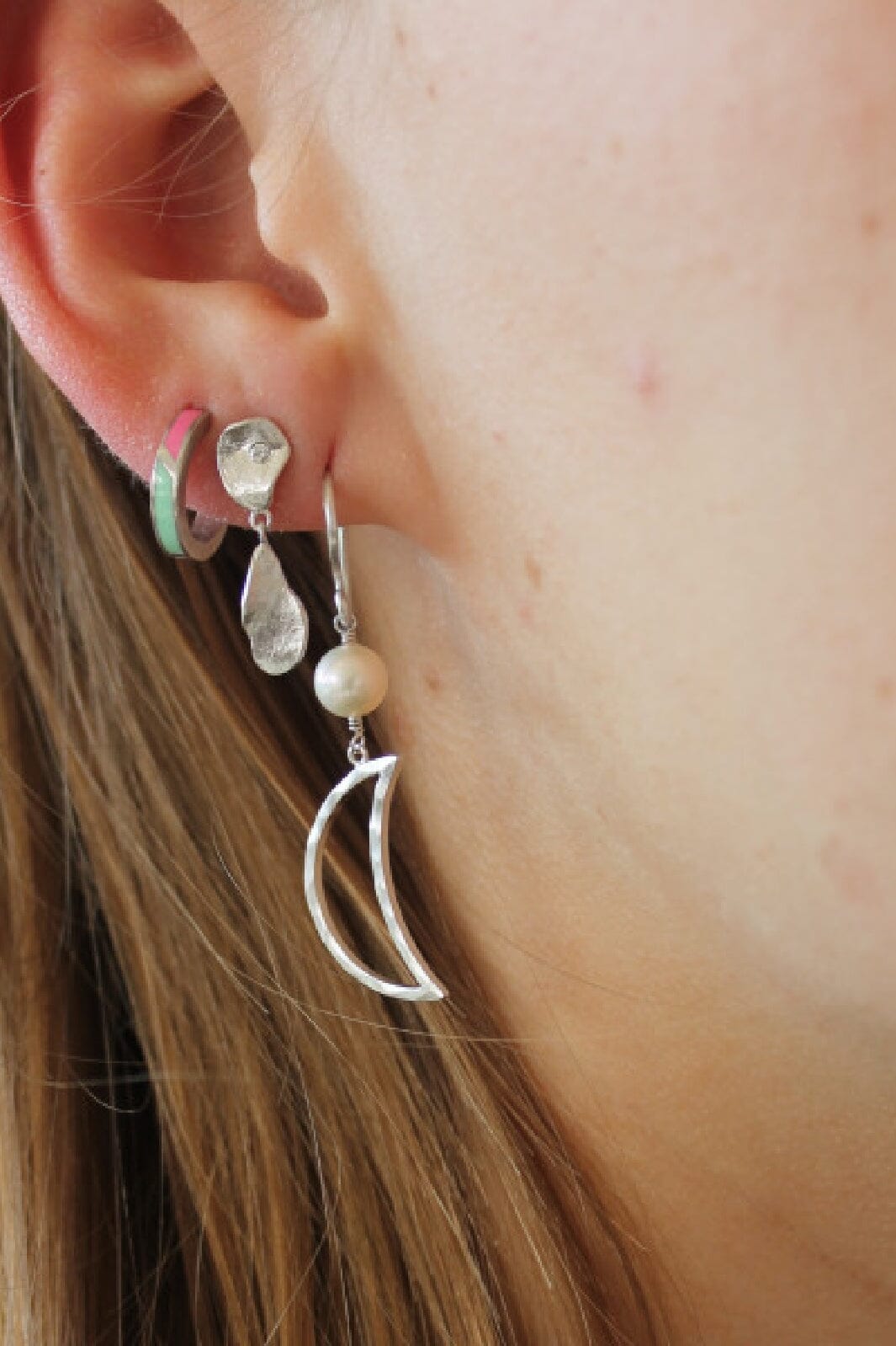 Stine A - Bella Moon Earring With Pearl Silver - 1282-00-S Øreringe 