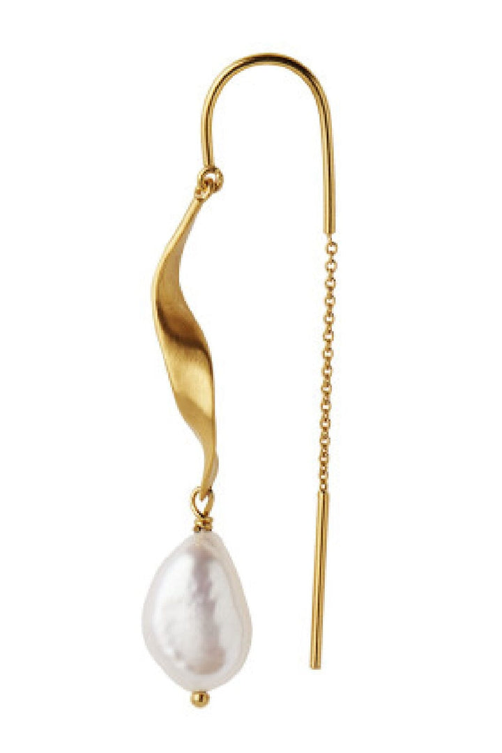 Stine A - Long Twisted With Baroque Pearl Earring Gold - 1271-02-S Øreringe 