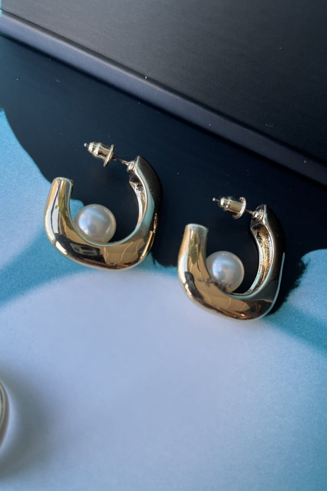 Valentin Studio - Pearl Earring - Forgyldt Øreringe 