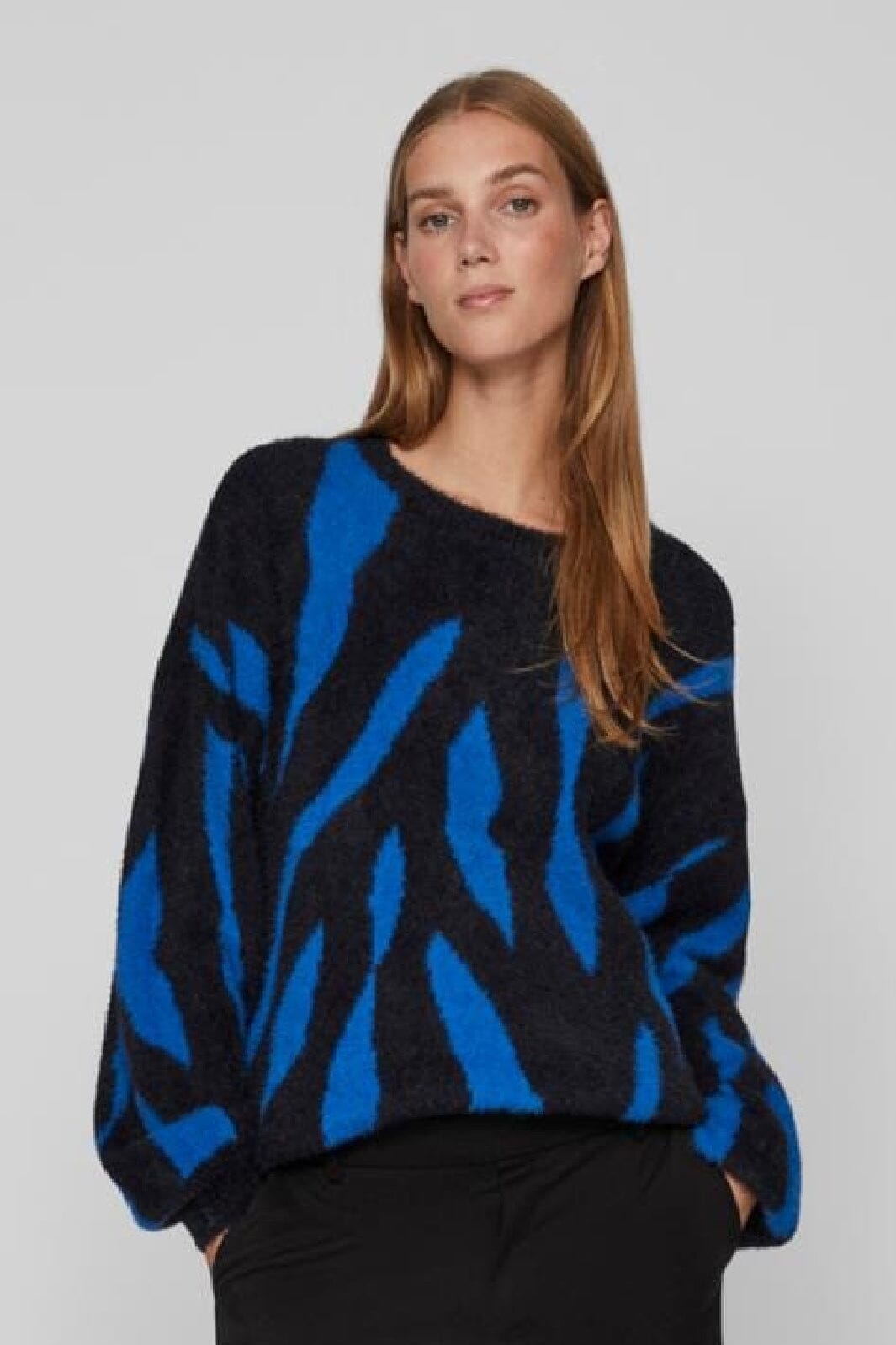 Vila - Vilajuli Jaquard L/S Knit Top - 4243635 Black Lapis Blue Strikbluser 